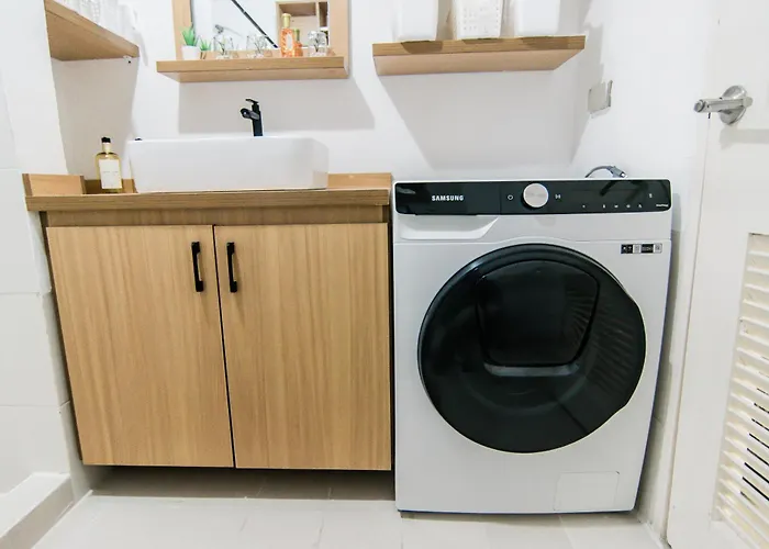 Apartment Excellent Location 2 Bdrm Homey Wifi Near Airport *