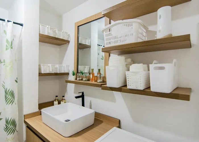 Excellent Location 2 Bdrm Homey Wifi Near Airport *